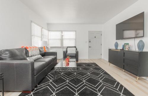 Leimert Park Apartment | Cool and Cozy Pad Close to Everything