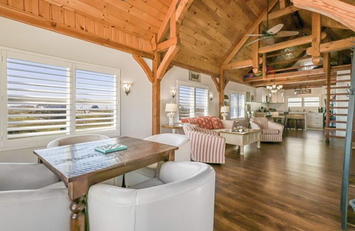 Port Bolivar House | Cool Breeze - 2 Bedroom, 2 Bath, Sleeps 10 - Beach front!