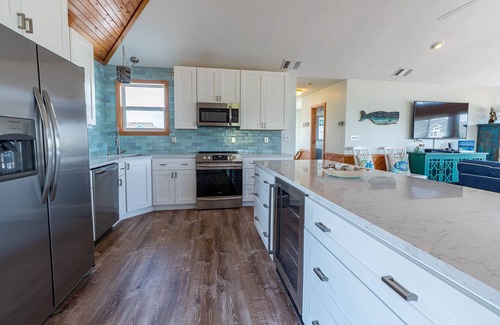 Ocean Sands House | Cool Change C7850 Ocean Views, Pool, Hot Tub, Open Year Round