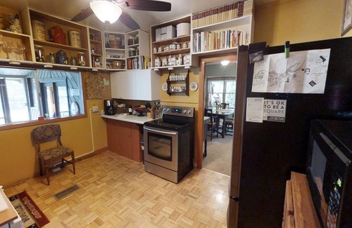 San Marcos Cottage | Cool Cottage close to Bobcat Stadium, Texas State and San Marcos River!