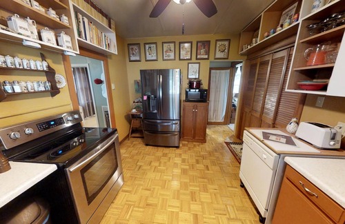 San Marcos Cottage | Cool Cottage close to Bobcat Stadium, Texas State and San Marcos River!