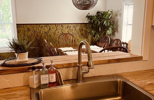 Bayou Oaks House | Cool cottage in a Private Oasis. Boat Parking. Nature and seclusion.