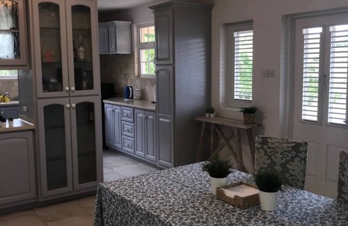 West Coast Apartment | Cool, fresh and clean 2 bed apt