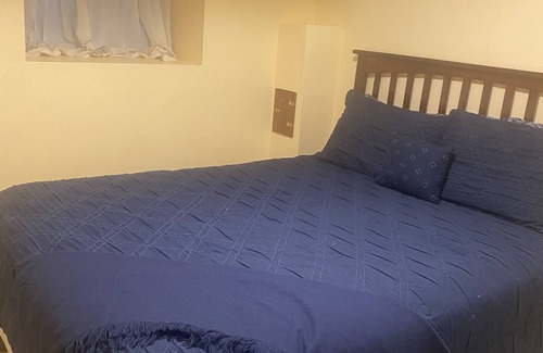 Dundee House | Cool house with AC in charming Dundee with gorgeous views of the lake