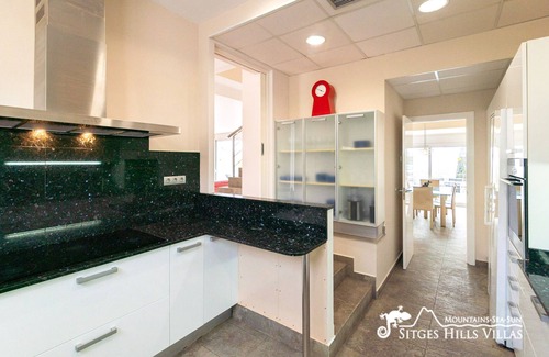 Vallpineda Villa | Cool & Modern Villa Giovanna with A/C & Sea Views