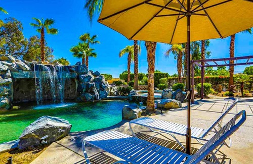 Bermuda Dunes House | Cool Pool Retreat