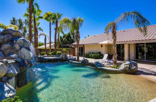 Bermuda Dunes House | Cool Pool Retreat