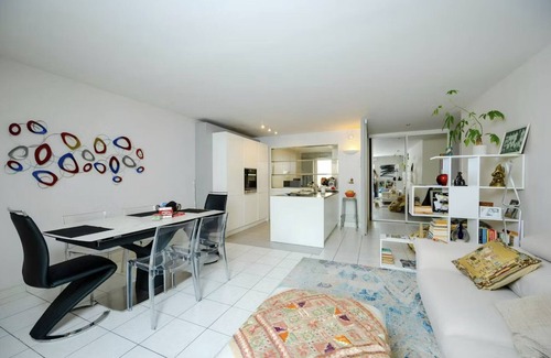 Saint-Victor Apartment | Cool Room in a Quiet & Sunny 3-Bedroom Marseille Apartment