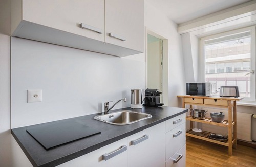 Seefeld Apartment | Cool Seefeld Studio, near Opera, 1 min to Lake, by Blueground
