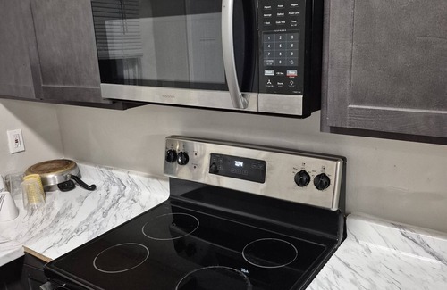 Downtown Baltimore House | Cool townhome with AC in vibrant Baltimore