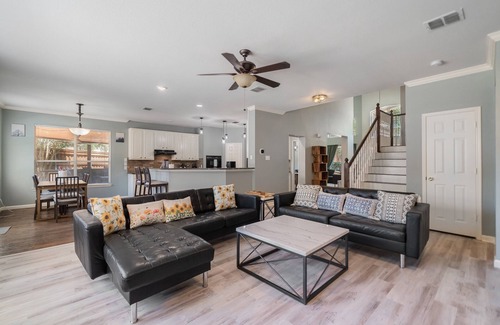 Highland Village House | Cool, unique, and spaciousl home with pool, not just another one!nnn