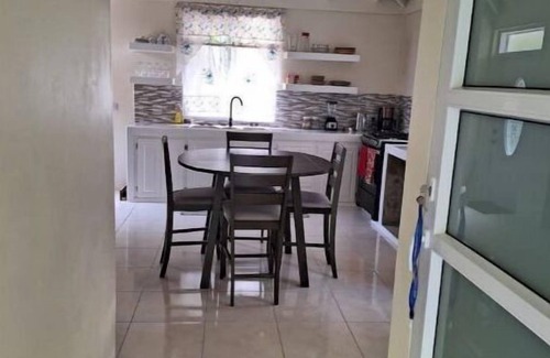 Fond Cani House | Cool Valley Guesthouse 3mins from Roseau 2bedrooms