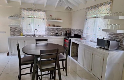 Fond Cani House | Cool Valley Guesthouse 3mins from Roseau 2bedrooms