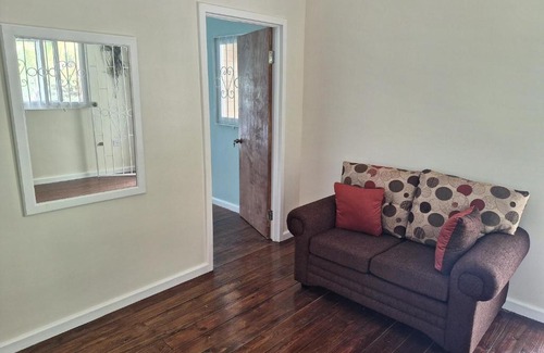 Fond Cani House | Cool Valley Guesthouse 3mins from Roseau 2bedrooms