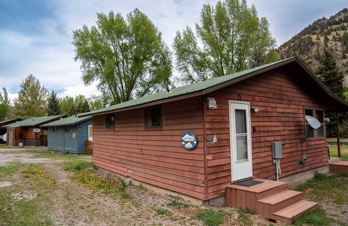 Lake City Cabin | Cool Waters Cabin - Ox Yoke #7 - Updated Cabin Along the Lake Fork of the Gunnison