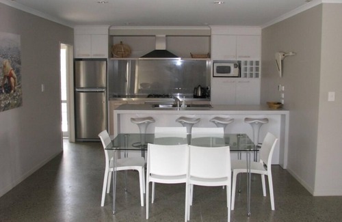 Omaha House | Cool Waters is perfect for family holidays!