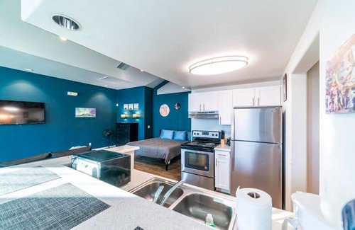 Coolidge Apartment | Coolidge Modern Studio right next to heated pool and amenities