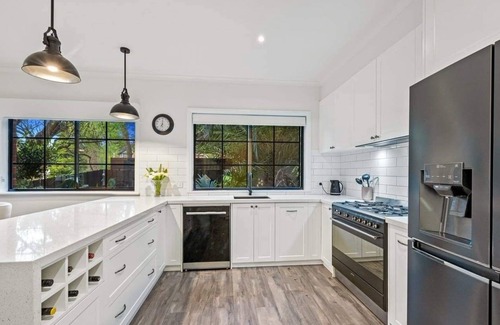 Warburton House | Coolwater Lodge in the Heart of Warburton