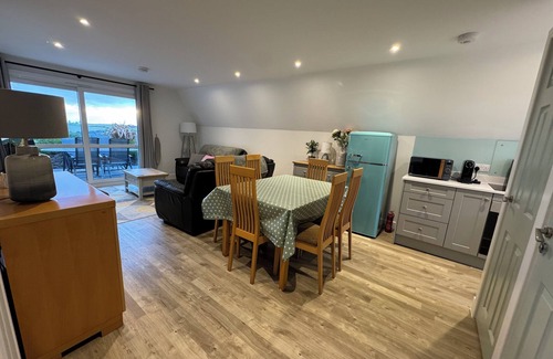 Bude Ski Chalet | Coombe View Cornwall Holiday Lodge Near Bude. Sea Views. Large Patio Sleeps 6.