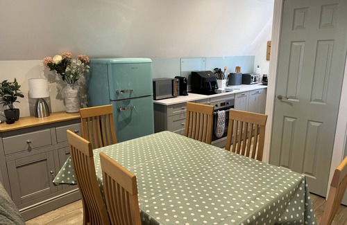 Bude Ski Chalet | Coombe View Cornwall Holiday Lodge Near Bude. Sea Views. Large Patio Sleeps 6.