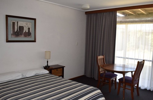 Penola Hotel | Coonawarra Motor Lodge