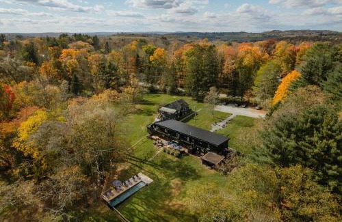 Jeffersonville House | Coop 004