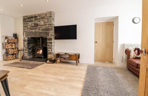 Dolwyddelan House | Cooper's Rest Gorffwysfa Coopers