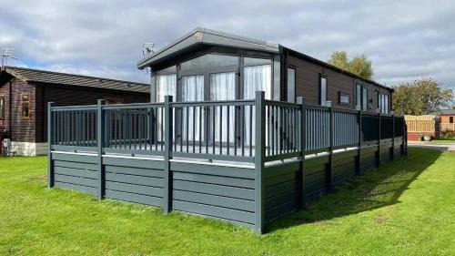 Malton House | Coopers Cabin With Hot Tub