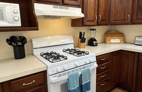 Cooperstown House | Cooperstown Cottage - 2 miles to Cooperstown Dreams park - with a pool!