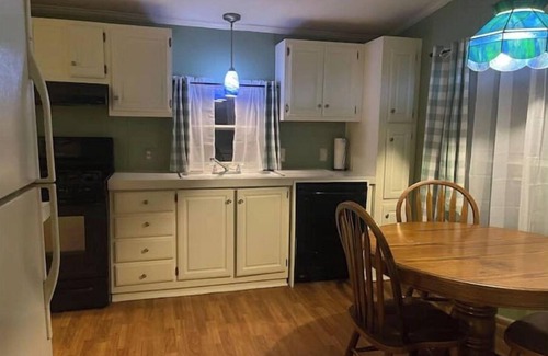 Cooperstown - Otsego Lake House | Cooperstown Shadow Brook Campground Cottage