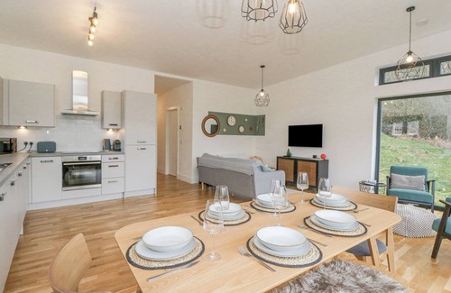 Aberfeldy Cottage | COORIE IN, country holiday cottage, with a garden in Aberfeldy