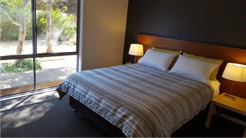Bonney House | Coorong Waterfront Retreat