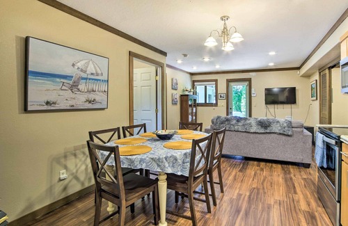 Coos Bay Cottage | Coos Bay Cottage w/Fireplace & BBQ Patio!