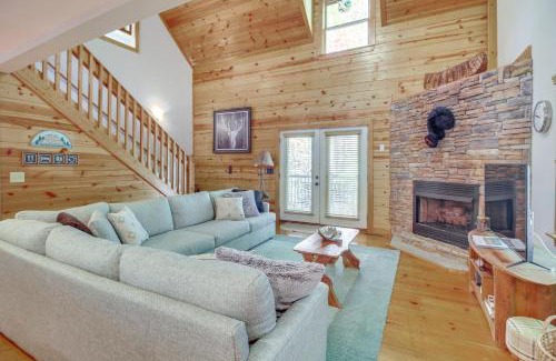 Ellijay House | Coosawattee River Resort Home Mins from Blue Ridge