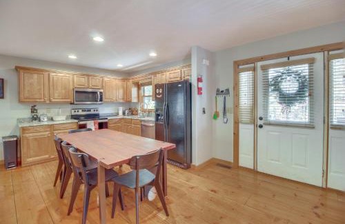 Ellijay House | Coosawattee River Resort Home Mins from Blue Ridge