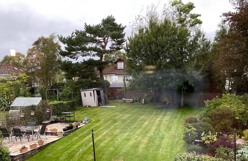 Milngavie House | COP26, convenient, can be split to 2 or 3 bedroom option. pro rata.