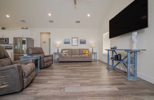 Rockport House | Copano Bay Waterfront Private Fishing Pier Underwater Lights