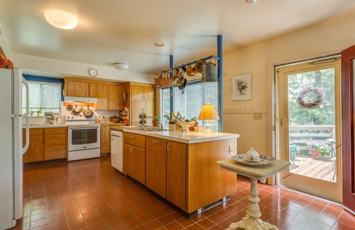 North Downtown House | Cope Foster - King room | Downtown Cville!