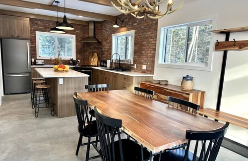 Blaeberry Cabin | Copper Bear Barn - Rural Golden