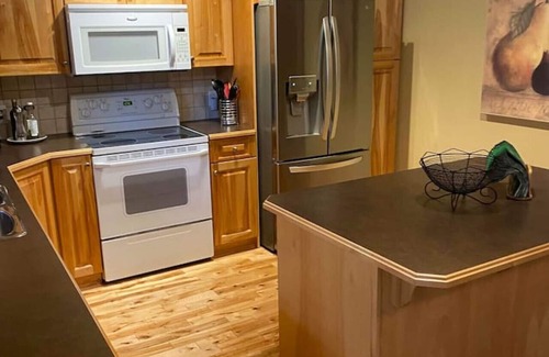Rossland House | Copper Chalet 6 - sleeps 10