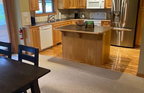 Rossland House | Copper Chalet 6 - sleeps 10