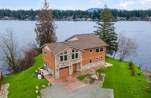 Black Diamond House | Copper Hawk