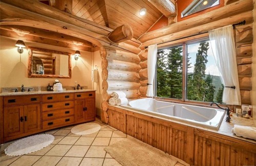 Quandary Village House | Copper Hideaway - Large Exquisite Cabin In The Rocky Mountains! cabin