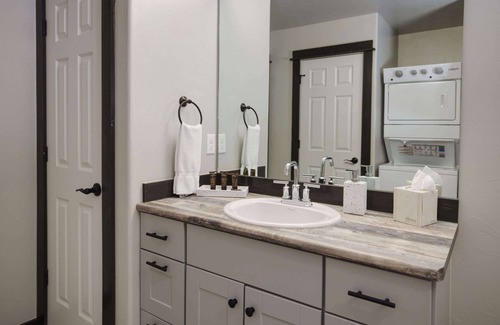 Butte House | Copper King Extended Stay Collection - Fully Furnished 2 bedroom duplex house