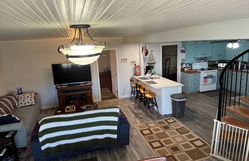Mina Cabin | Copper Top Lake Cottage: Peaceful Lakefront Getaway on Scatterwood Lake –