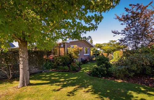 Te Anau Cottage | Copper Trout Cottage - Te Anau Bach