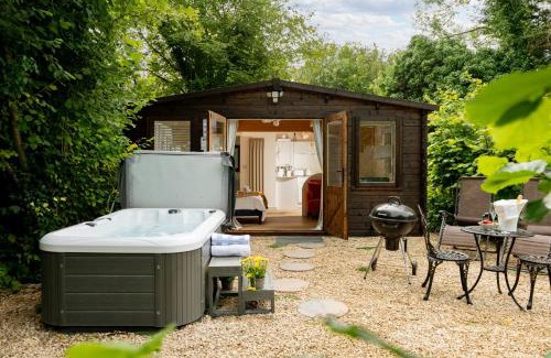 Blandford Saint Mary House | Copperbeech - Luxury Holiday with Private Hottub