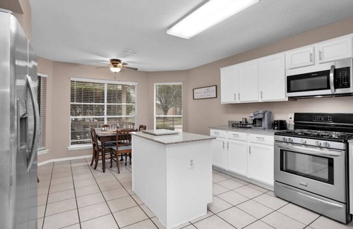 Spring House | Coppercrest · 4-Bedroom/2-Bath Home near The Woodlands