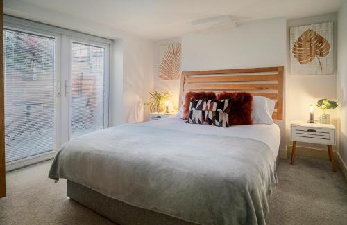 Doncaster Apartment | Coppergate Mews Doncaster 2-bed with private patio