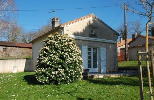 Tocane-Saint-Apre House | COQUETTE MAISON